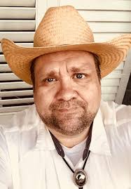 Robert Rowles's Instagram, Twitter & Facebook