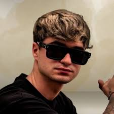 Stream THE WAYNE music