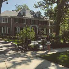 The Actual Home Alone House Located In Chicago From The Gallery At The 30th Anniversary Home Alone Contest On Freeform Home Alone Pixies Movie Contest
