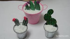 Es original, divertido, pasareis un rato entretenido y además decorará alegremente vuestras terrazas. Como Hacer Cactus Con Piedras Facilisimo Com Youtube