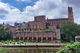 Palais De L Archeveche Ou De La Berbie Sur La Commune D Albi Departement Du Tarn En 2020 Albi Ste Cecile Cathedrale