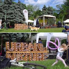 Cultura poate fi carata chiar si in roaba. Photos At Roaba De CulturÄƒ Parcul HerÄƒstrÄƒu Parcul HerÄƒstrÄƒu