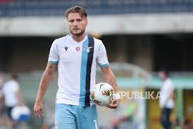Перевод слова immobile, американское и британское произношение, транскрипция, словосочетания, однокоренные слова, примеры использования. Immobile Lewandowski Panutan Saya Republika Online