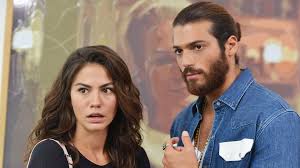 Erkenci Kus Dizisinin Yayin Gunu Mu Degisiyor Yapimcidan Aciklama Geldi Canyaman Demetozdemir Erkencikus Farukturgut Startv Ufakt Kus Tv Dizileri Gelin
