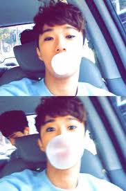 Netizens List Down The Male Idols That Are Selca Experts Baram Idol Kpop Idol