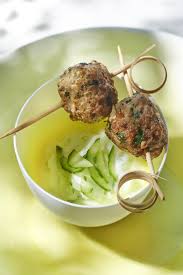 Recette Boulettes Epicees Et Tzatziki Recette Recette Boulette Recette Tzatziki