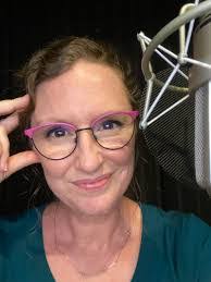 Amanda Serra's Instagram, Twitter & Facebook