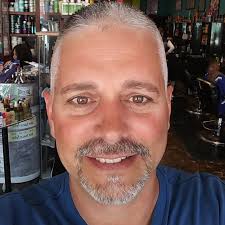 Scott Bass (@Scottie4Edna)