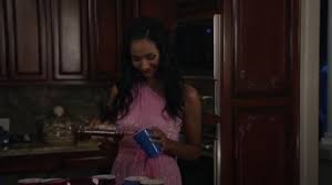 Schaue dir beliebte inhalte von folgenden erstellern an: Retrofete Pink Ella Dress Worn By Layla Keating Greta Onieogou In All American Season 2 Episode 5 Spotern