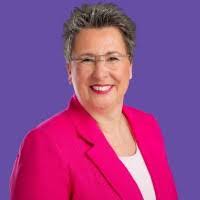 Mara Schafer's Instagram, Twitter & Facebook