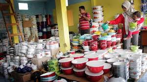 Harga kompetitif, dan jaminan garansi resmi. Asyiknya Berburu Perlatan Dapur Di Wisata Panci Surya