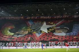 Wisła kraków zwycięstwem z piastem (3:2) zakończyła sezon 2020/2021 pko ekstraklasy. Efektowna Oprawa Smuda Lapy Precz Kibice Na Meczu Wisla Krakow Piast Gliwice Galeria Gol24
