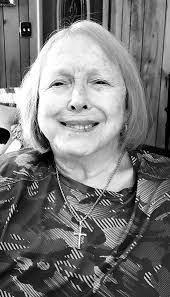 Currie Moore's Instagram, Twitter & Facebook