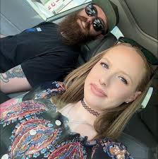 Who are private nail technicians in Lubbock offering builder gel and  Russian manicure services?