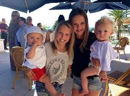 Shania geiss startet gerade richtig als model durch. Davina Geiss On Twitter So Suss Ein Bild Von Mir Shania Und Den Beiden Kleinen Aus Kalabrien Http T Co Wwqgykaazc