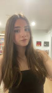 Sara Travis's Instagram, Twitter & Facebook