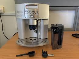 This is very important as a temperature of around 92°c to 96°c is key to pulling the perfect espresso. Delonghi Magnifica Automatic Cappuccino Esam3500 Tv Home Appliances Kitchen Appliances Coffee Machines Makers On Carousell