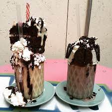 Savor hershey's chocolate flavor in this thick and delicious sundae syrup. Instagram Photo By Holly Tattam May 7 2016 At 1 43pm Utc Freak Shakes Food Cravings Oreo