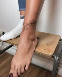 Découvrez sans plus attendre notre sélection de vingts modèles afin de … 8 Idees De Tatouage A Faire Sur La Cheville Don T Miss