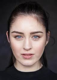 The upcoming netflix series shadow and bone, based on leigh bardugo's grishaverse books, will span two imaginary countries and house dozens of complex characters who live in a universe similar to the european landscape of the late 19th century. Ben Barnes Joins The Cast Of Netflix S Shadow And Bone