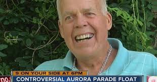 Float maker apologizes for Trump killing Clinton