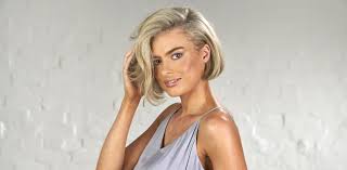 Learn how to straighten short hair with a blow dryer from professional stylist joy la rosa in this howcast short hair tutorial for women. Easy Ways To Dry Style Short Hair To Perfection Vs Sassoon Australia