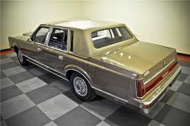 2021 lincoln navigator black label. 1985 Lincoln Town Car