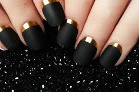 Uñas acrilicas negras mate 2019 aquí te compartiremos las mejores imagenes de uñas acrilicas negras con dorado, las mismas incluyen fotos las uñas acrilicas son muy buenas ya que permite el crecimiento natural de la uña y además existe una gran cantidad de modelos, diseños y tendencias. Las Mejores Unas Acrilicas Color Negro Mate Unas Acrilicas