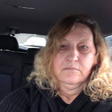 🎉 Jerry Seinfeld turns 70 today! How lucky was he to pose with BOTH Barbra  Streisand and Bette Midler??