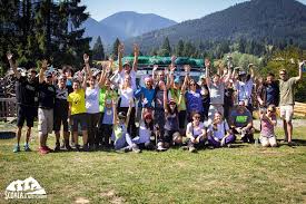 Şcoala de mers pe munte este un proiect de educaţie montană necomercial, destinat persoanelor cu vârsta peste 18 ani din românia şi republica moldova, în cadrul căruia li se în cadrul primelor patru ediţii ale şcolii de mers pe munte, 1.000 de persoane au participat la acţiunile programului. Ècoala De Mers Pe Munte The Right Job