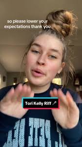 Here’s my “attempt” at the Tori Kelly Riff (we can’t all be @tori kelly  🤷🏼‍♀️) #torikellyriff #torikellyriffchallenge #torikelly #jacobcollier  #laymedownchallenge #laymedown