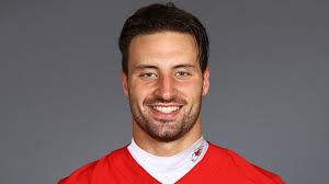 Kelce or Jonnu Smith to start in fantasy football?