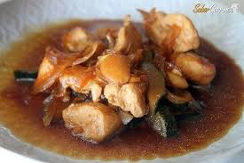 Pero podemos ir más allá e introducirla en nuestro menú usándola para cocinar. Pollo Con Almendras A La Salsa De Soja Saborgourmet Com