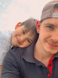 Hoje se fazem 11 anos des do dia que a minha vida tomou um rumo diferente.  A maior benção do mundo nasceu para mudar completamente a minha vida. Hoje  está completando 11