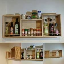 Meuble A Epices Fait Avec Des Caisses A Vins Rangement Mural Cuisine Caisse A Vin Meubles En Caisse