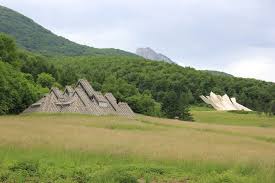 The sutjeska national park is a national park located in bosnia and herzegovina. Nacionalni Park Sutjeska Wikiwand