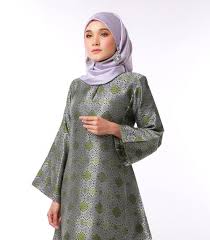 Baju kurung melayu teluk belanga adalah salah satu jenis variasi dari baju kurung yang digunakan oleh kaum laki laki melayu baju kurung. Kurung Pahang Kurung Riau Kurung Baju Kurung Tradisional Baju Raya Klasik Raya Tradisional Baj The Kebaya And Kurung Expert Stay Safe