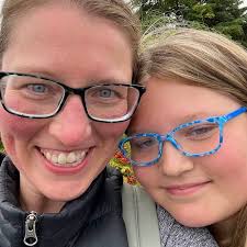 How to design and decorate a room to make it feel interesting and welcoming?