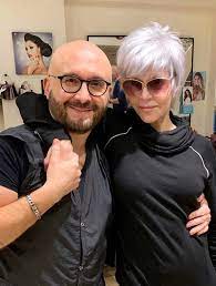 The Formula And Colorist Behind Jane Fonda S Silver Makeover Seen At The Oscars Grey Hair Transformation Short Hair Styles Hair Transformation