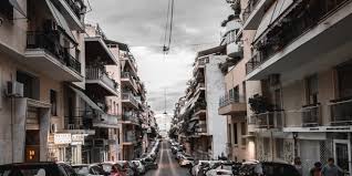 Ο υφυπουργός πολιτικής προστασίας και διαχείρισης κρίσεων, νίκος χαρδαλιάς, έδωσε περαιτέρω διευκρινίσεις για τις μετακινήσεις εν μέσω απαγόρευσης κυκλοφορίας. Apagoreysh Kykloforias Allazei To Wrario Gia Tis Bradines Metakinhseis Neolaia Gr