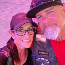 Yesterday, we got to meet and hang out with a pretty awesome family. Toni  Farris invited her son and his family to come watch some racing. Alec  didn't hesitate to jump into