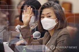 이후 kdi 국제정책대학원에서 정책학 을, 라이프치히 대학교 경영대학원에서 경영학 을 공부했다. ë¯¼ì£¼ë‹¹ ì–'ì´ì›ì˜ ê¹€ì§„ìˆ™ë²• ë°œì˜ ì¦‰ê° ë³µì§ì‹œì¼œì•¼ ì„œìš¸ì‹ ë¬¸