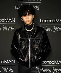 LANDON BARKER || BOOHOO MAN Grooming by #colleendominique Using  @stmntgrooming And @ghdhair First we prepped Landon's hair @stmntgrooming  prep spray following a low dry speed w/ diffuser using @ghdhair to enhance  natural