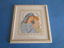 Quadro A Punto Croce Madonna Con Bambino Con Cornice In Legno Bianca Punto Croce Croce Punto Croce Natalizio