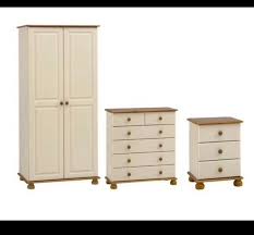 It's your own private retreat from the clamor of the outside world, or even the clamor of your kitchen and living room if you live with others. 4 Piece Cream And Oak Bedroom Furniture For Sale In Naas Kildare From Sellerg12