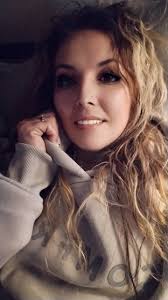 long lasting matt lipstick available