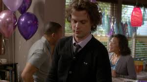 Season 3 is the first season to display spencer reid's locks in a longer cut, with a middle part and nearly shoulder length hair. Comme Des Garcons Black Cardigan Worn By Matthew Gray Gubler As Spencer Reid In Criminal Minds Season 15 Episode 1 Under The Skin 2020