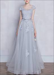 Wunderschöne brautkleider und abendkleider für jede größe und jedes budget! Schwarzes Abendkleid Mit Tullrock Und Spitze Feste Korsage Mit Ruckenschnurung Und Armelchen Abendkleid Brautmode Hochzeitskleid
