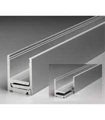 Parclose a clipser noir : Profil Aluminium Avec Parclose 40 1 X 30 5 X 40 1 Mm Serie Super Pr