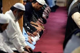 Bismillaahirrahmaanirrahiim allaahumahdinii fiiman hadait, wa aafinii fiiman aafait, watawallani fiimangtawallait, wabaariklii fiimaa. Bacaan Doa Qunut Subuh Sendiri Dan Berjamaah Lengkap Beserta Artinya Bagian 1